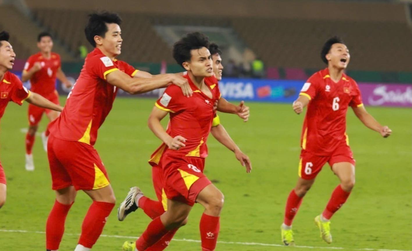 雷火电竞-5-3点胜！3-2绝杀！U23亚洲杯4强诞生2席，中国队若晋级将战越南